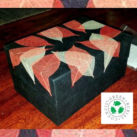 EarthUrn Other - Biodegradable 100% Green Embrace Earth Urn